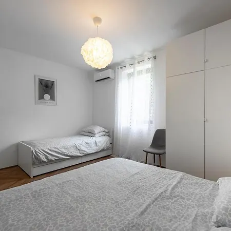 Apartment Zavrelije Bedroom Apartment * Mlini